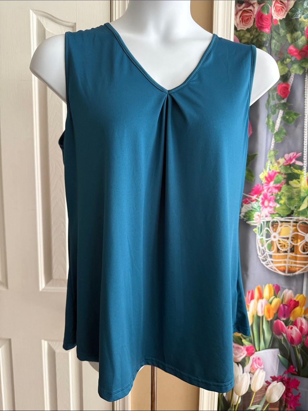 Sleeveless V-Neck Pleat Tank Top - Teal